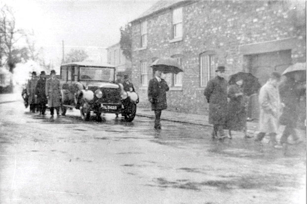 Old photo of funeral procession of Roderic Shearburn of Snaith