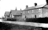 Gilberdyke: Carlton Cottages & Old School