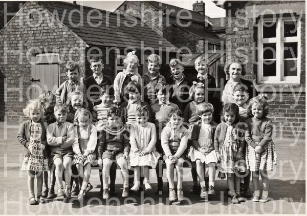 school-1960s-infants-mrs-whites-class