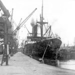 blyth-discharging-oin-west-dock-1930s