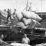 dockers-barge-sacks