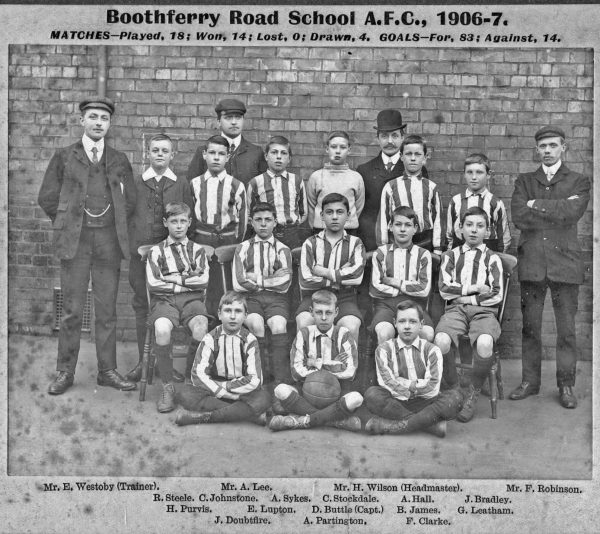 boothferry-rd-w-school-football