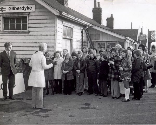 gilberdyke-station-naming6