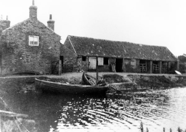 holme-on-spalding-moor-sod-houses-farm-and-building-dw