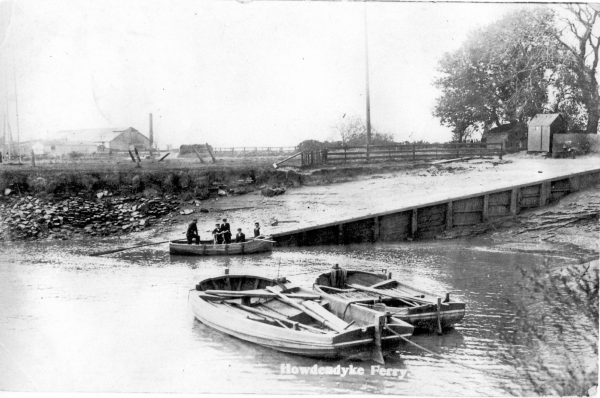 howdendyke-ferry3