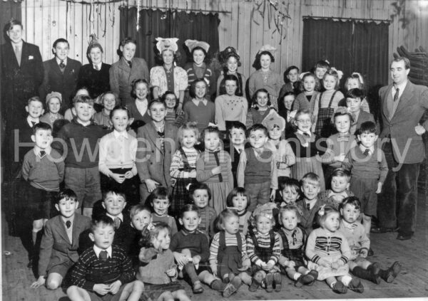 laxton-children-in-hall