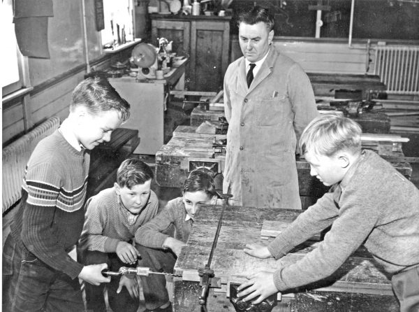 woodwork-room-council-school-dlw-children
