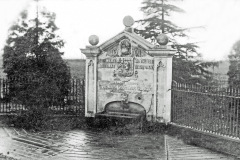 Knedlington fountain