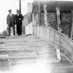 newport-Bridge-building
