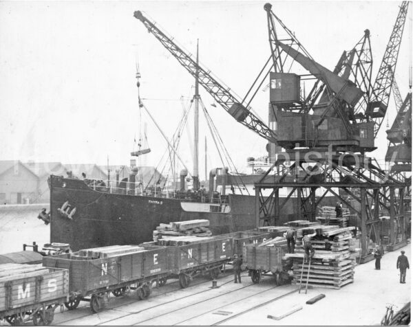 docks-ship-thurza-rail-line-2